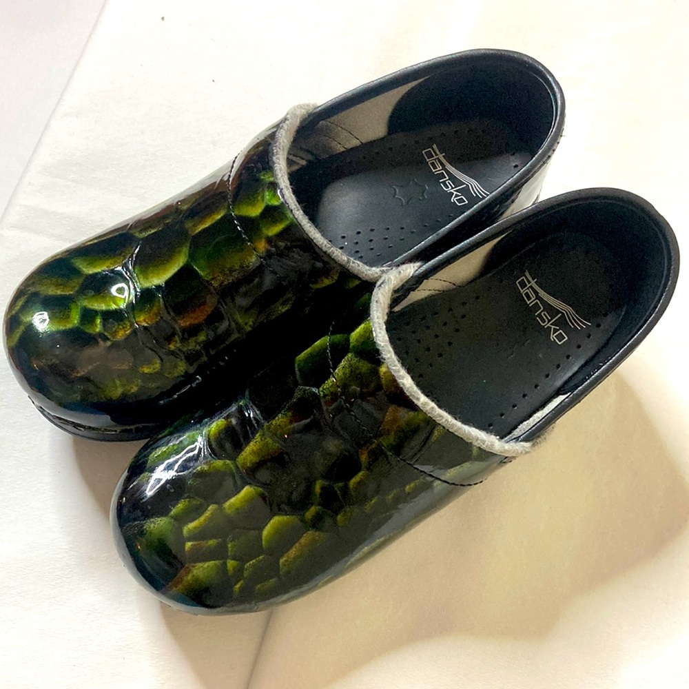 Dansko Womens 7.0Emerald Tigers Eye Professional Career Comfortable Clogs